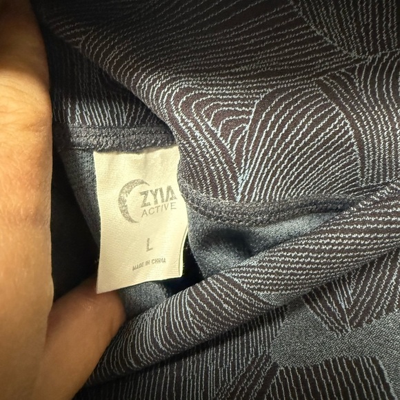 ZYIA Women's Gray Patterned biker Shorts - Picture 2 of 3